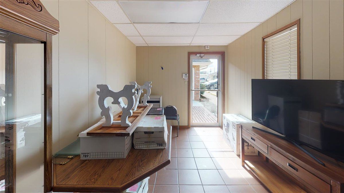 8451 State Rte 23, Belle Chasse, LA 70037